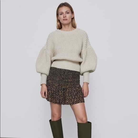 ✨ HP✨ZARA PRINTED MINI SKIRT✨ - Picture 1 of 8